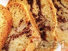 Рецепта Класически шарен кейк (кекс) с кисело мляко, ябълки и шоколад